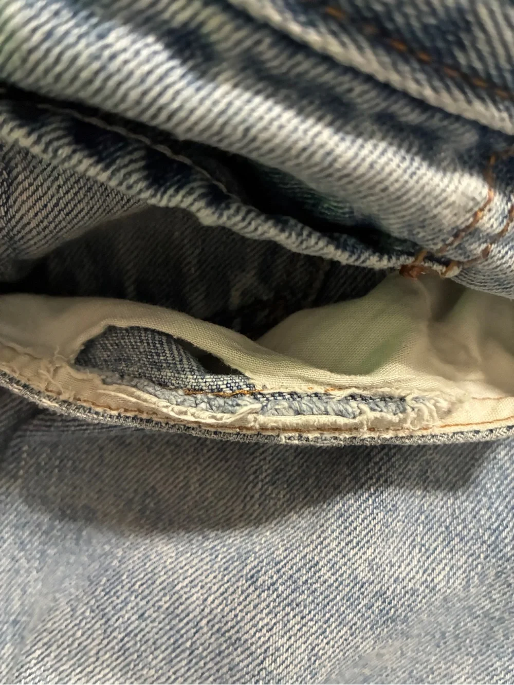 Levi Strauss 505 jeans size 38x34 light wash